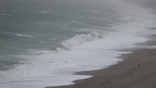 Antalya'da kuvvetli rüzgar ve sağanak etkili oluyor