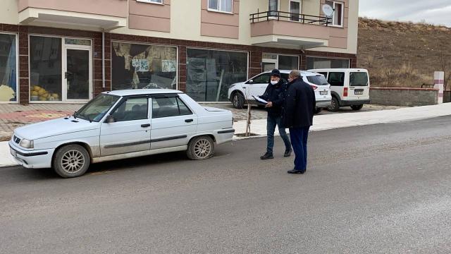 Park halindeki 10 aracın lastiğini kestiler