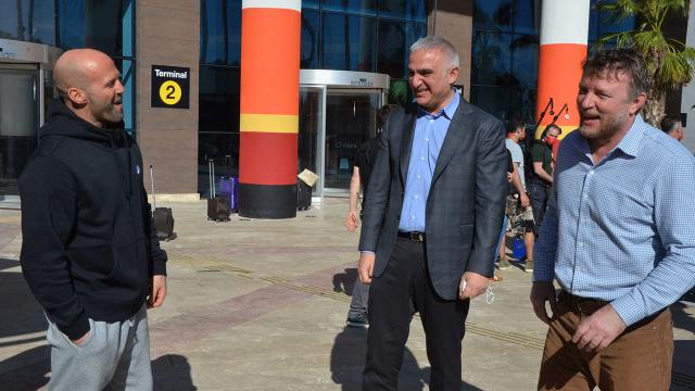 Bakan Ersoydan Jason Stathamın oynadığı film setine ziyaret