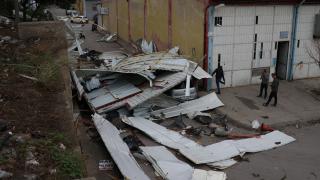 Bursa'yı hortum vurdu: 20 iş yeri zarar gördü