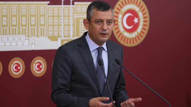 Özgür Özel, CHPyi eleştiren milletvekilleriyle görüştü