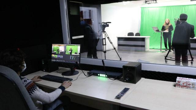 Liselerinde kurulan stüdyodan EBAya içerik üretiyorlar