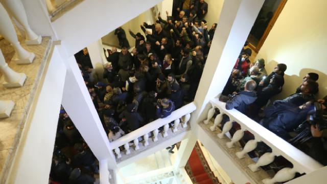 Ermenistanda protestolar devam ediyor