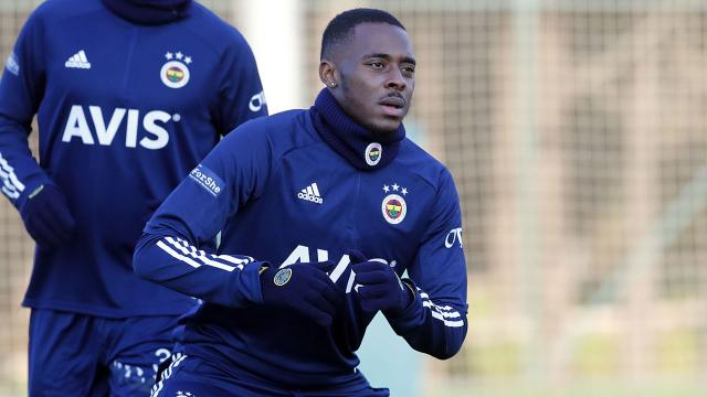 Bright Osayi-Samuel ilk kez takımla antrenmana çıktı
