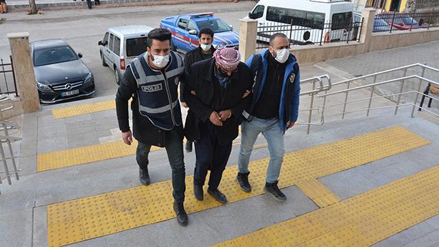 Cinayet suçundan aranan kişi saklandığı evde yakalandı