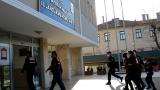 Mersin'de gasp iddiasıyla yakalanan 4 zanlıdan 3'ü tutuklandı