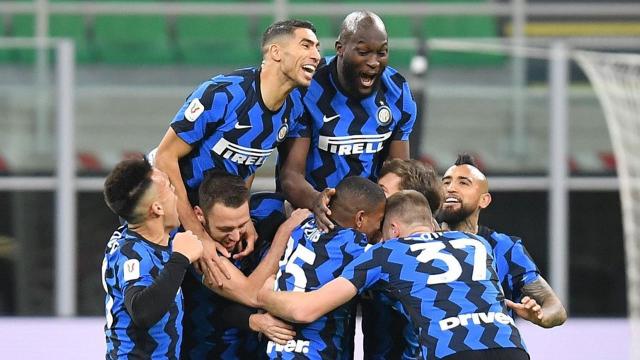 Inter, Milanı geçerek yarı finale kaldı