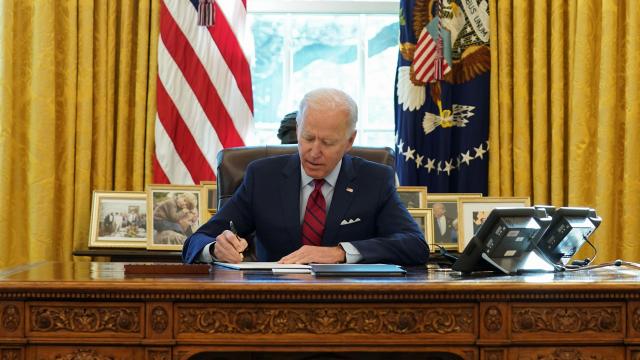 Biden borç limitinin 2,5 trilyon dolar artırılmasını onayladı