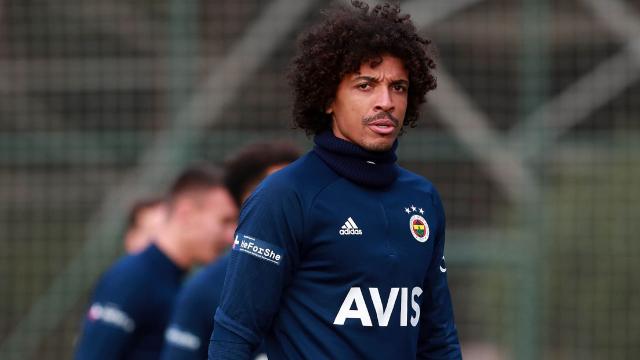 Fenerbahçe Gustavoyu arıyor