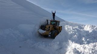 Kar ve tipi ulaşımda aksamalara yol açtı