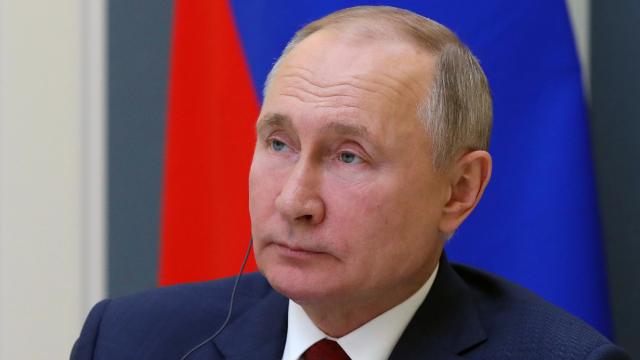 Putin: Teknoloji şirketleri fiilen devletle rekabet ediyor