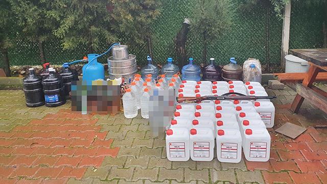 Manisada 1075 litre sahte içki ele geçirildi