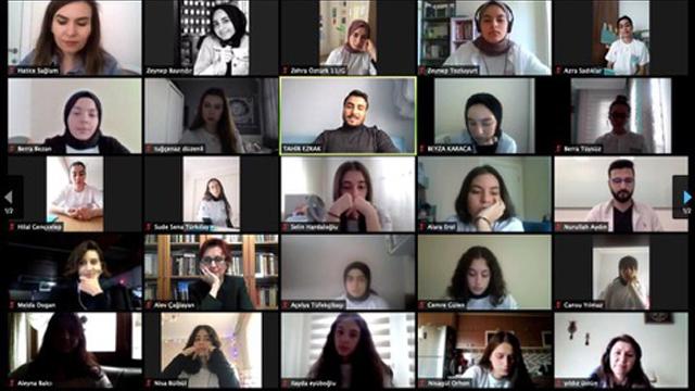 TRT'nin 'Gençler İçin Gazetecilik' eğitimleri çevrimiçi devam ediyor