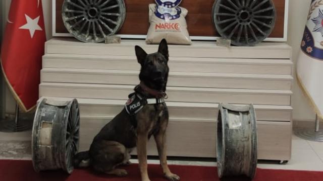 Otomobil jantından 14 kilo uyuşturucu çıktı