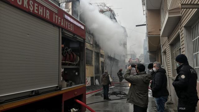 Bursada kağıt deposunda çıkan yangın söndürüldü