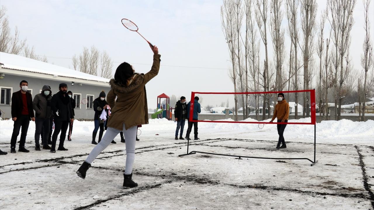 Köylülerin mücadelesi renkli geçti
