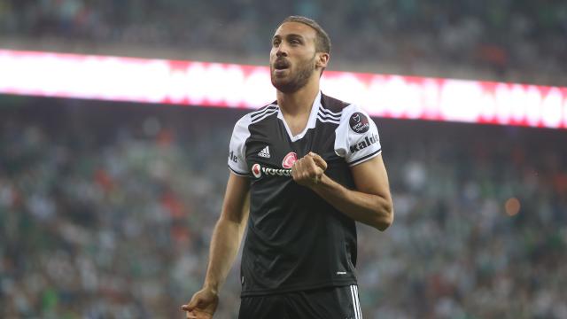 Beşiktaş Cenk Tosunu kadrosuna kattı