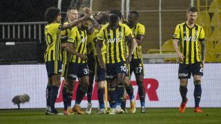 Fenerbahçe maç fazlasıyla lider