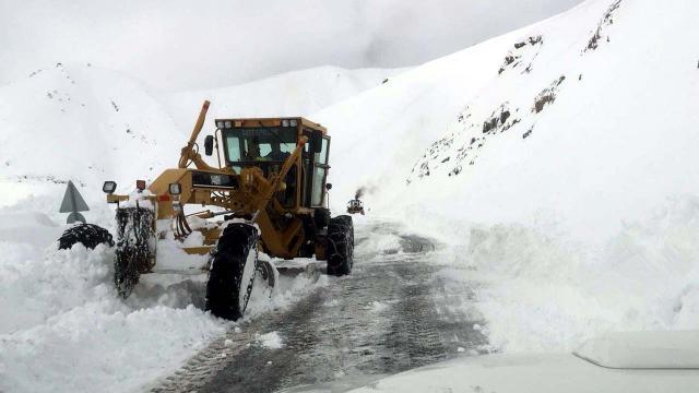 Muşta tipide mahsur kalan 40 kişi kurtarıldı