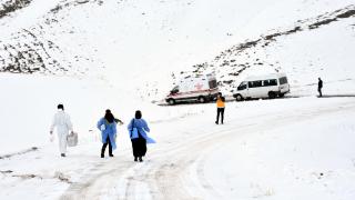 Diz boyu karda aşı timi görevde