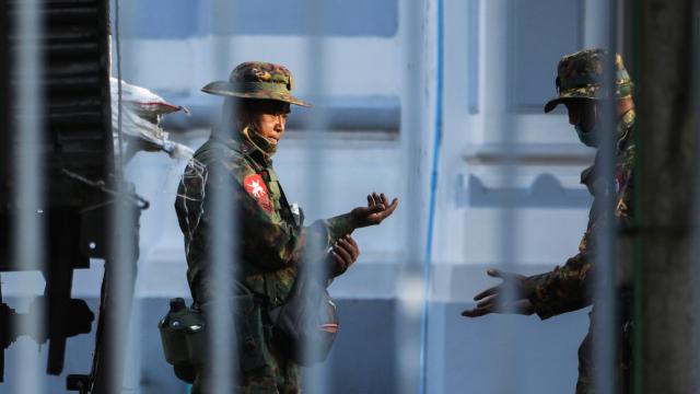 İngiltereden Myanmardaki askeri cuntaya yaptırım kararı