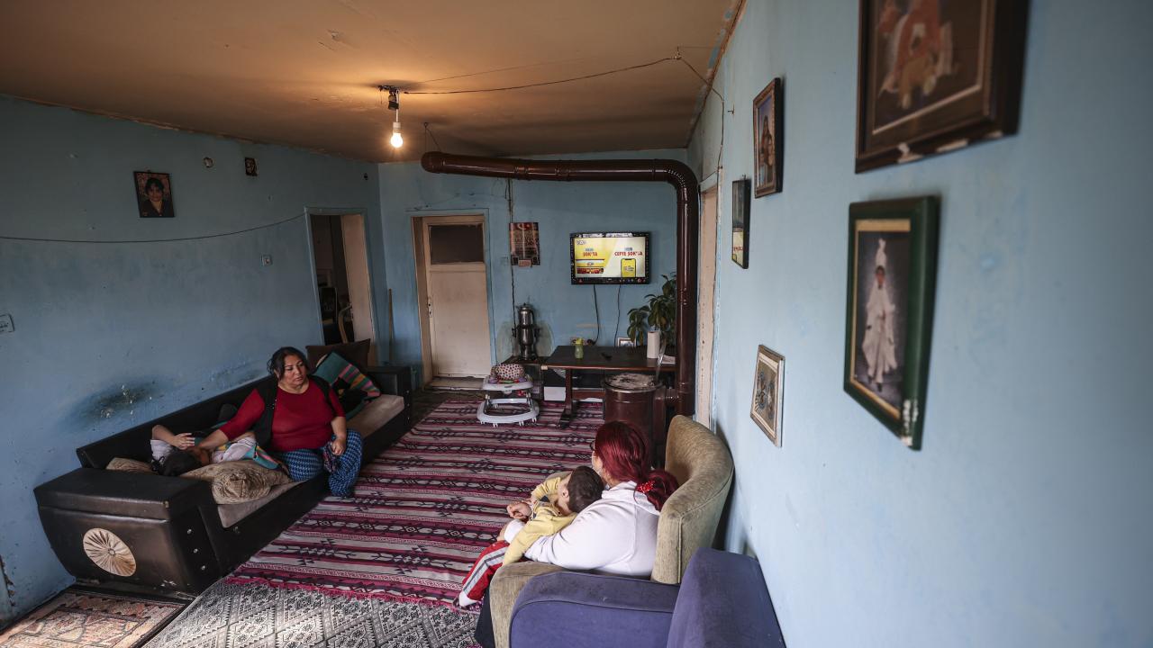 "Eşim tek başına çocuklara bakamıyor"