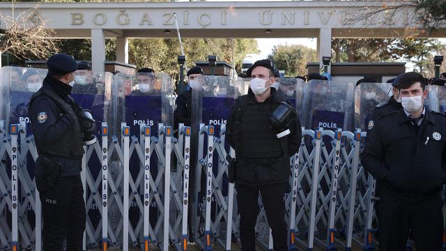 Boğaziçi Üniversitesinde izinsiz gösteri: 45 gözaltı