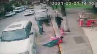 İstanbul'da oto galericiye silahlı saldırı kamerada