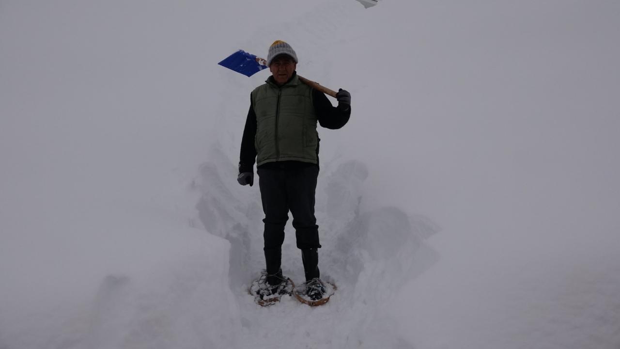 "Yağan kar iki metreyi buldu"