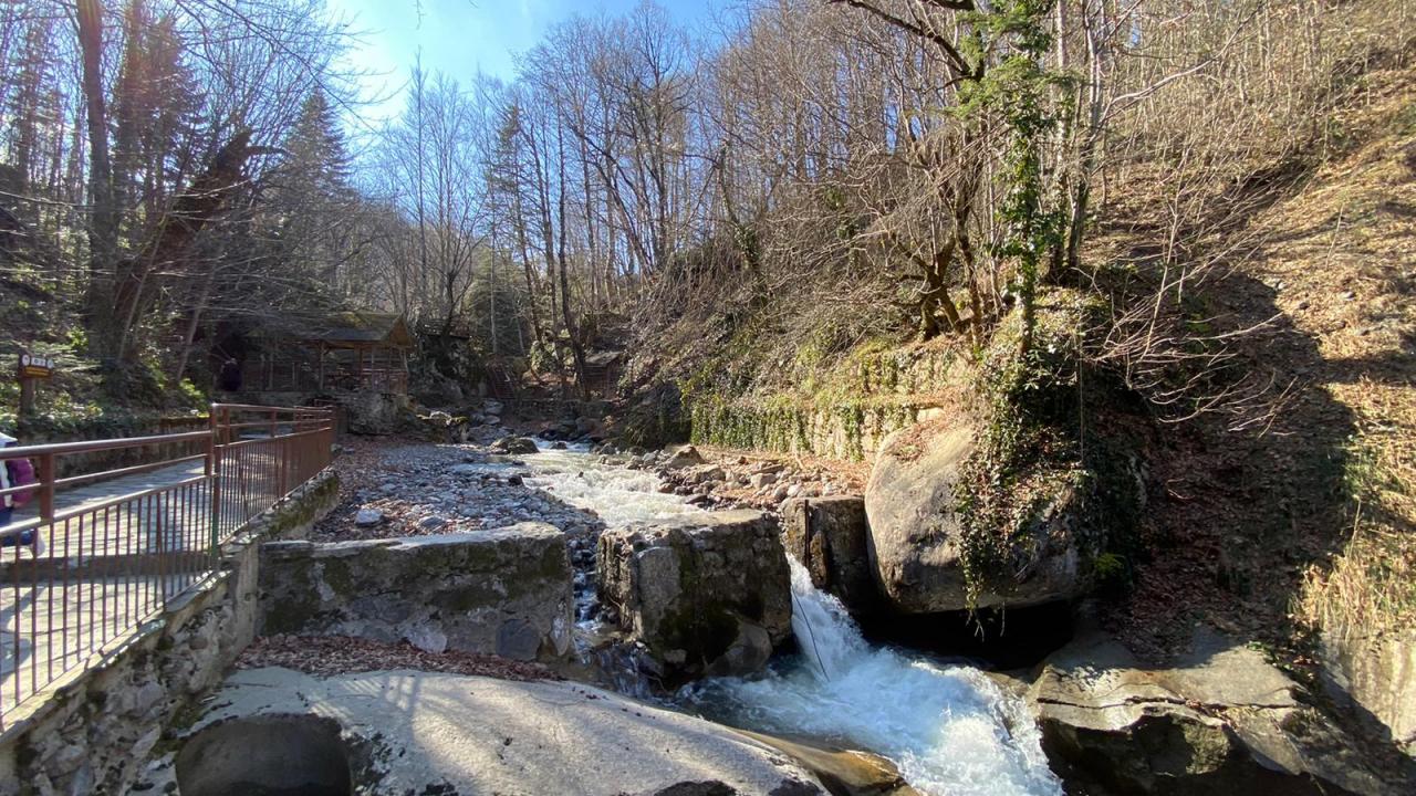 Düzce`nin Samandere Şelalesi Türkiye’nin tescil edilen ilk tabiat anıtlarından biri...