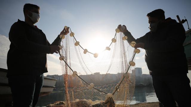 Balık avında izinsiz ağ kullanan 3 kişiye 6 bin 435 lira ceza