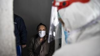 Filyasyon ekipleri, yeni vakaların önlenmesi için Covid-19'un izini sürüyor