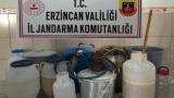 Erzincan'da 205 litre sahte içki ele geçirdi