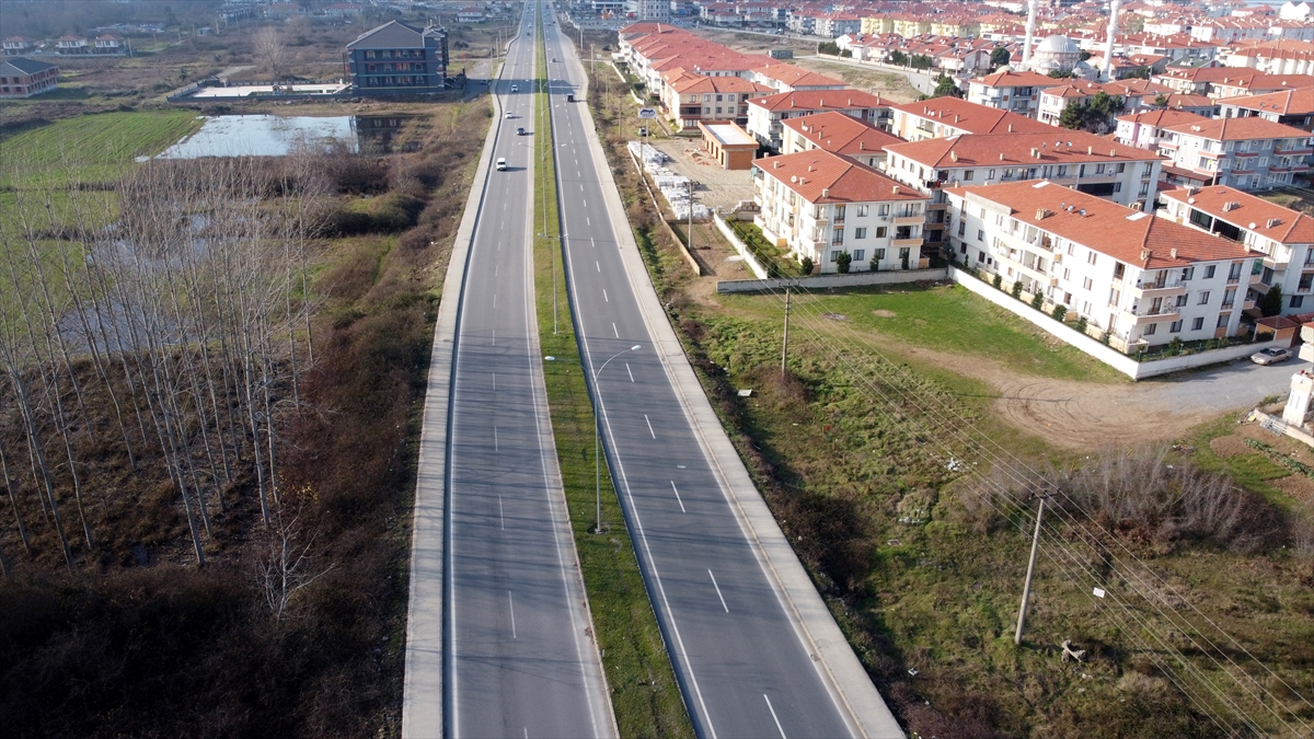 Sakarya kesiminin yüzde 75`i trafiğe açıldı