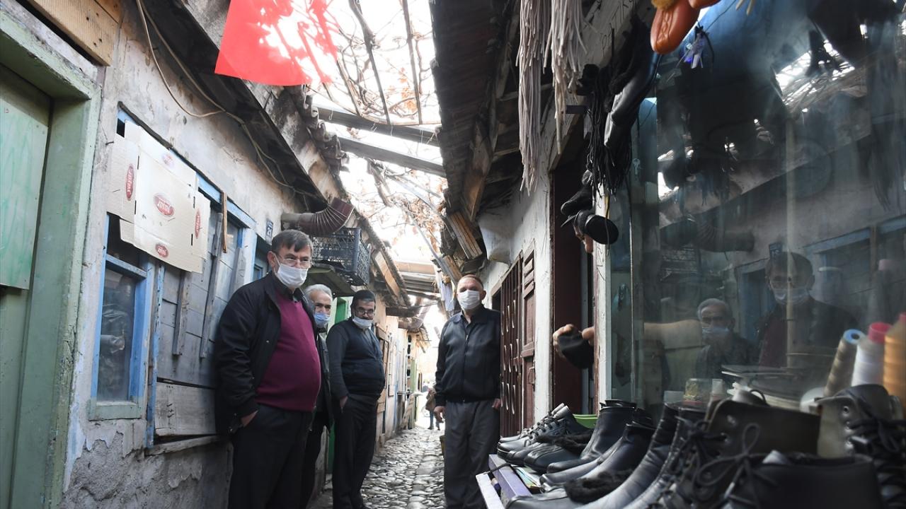 "Burası çok dar, nasıl yaşıyorsunuz?` diye soruyorlar"