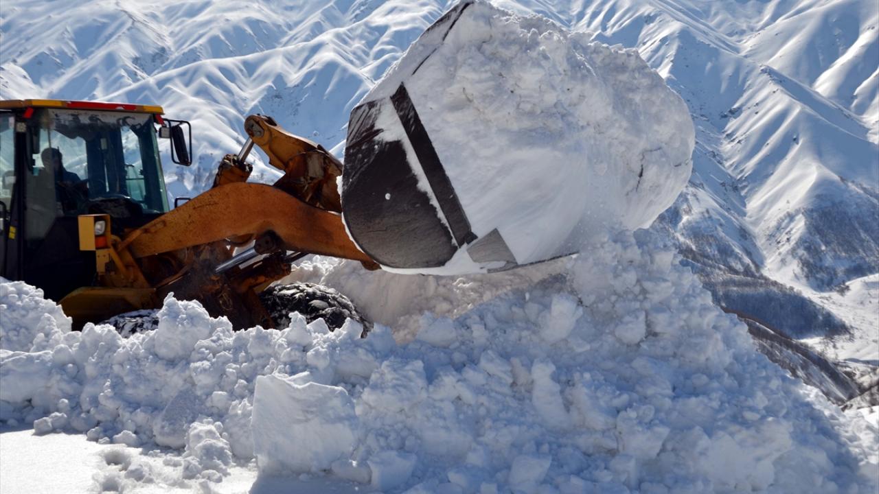 "Yer yer 6-7 metre kar kütleleriyle karşı karşıya kaldık"