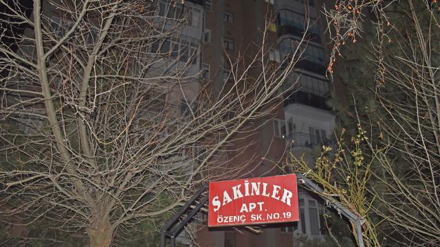 14 kişiye virüs bulaştı, 40 haneli apartman karantinaya alındı