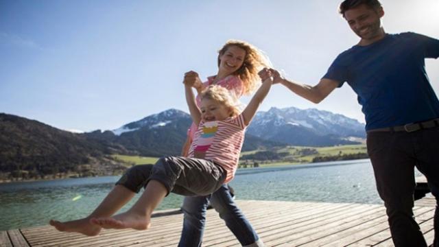 Hollandada yurt dışından evlat edinme durduruldu