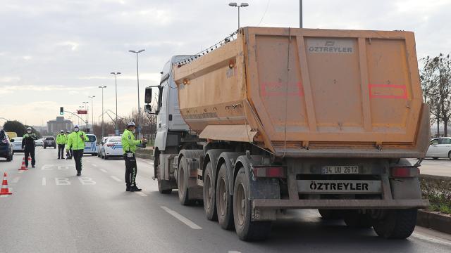 İstanbulda hafriyat kamyonlarına denetim