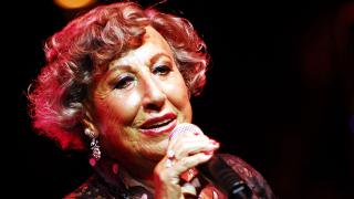 Türk müziğinin güçlü sesi Müzeyyen Senar