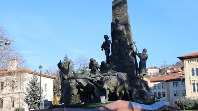 "100 Şerife Bacı", İstiklal Yolunu yürüyecek