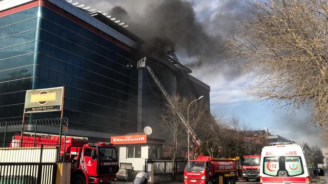 Ümraniyede fabrika yangını