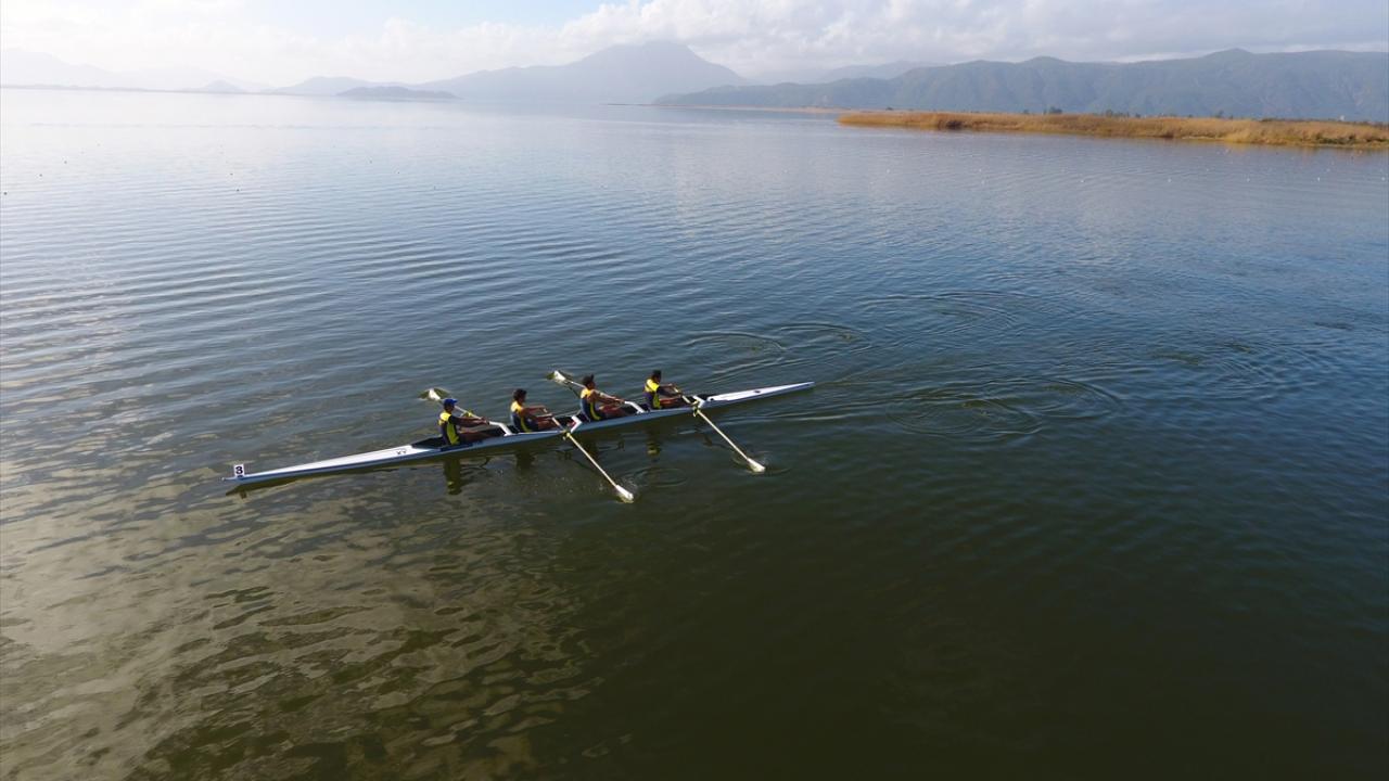 "Şu anda Fenerbahçe ve Galatasaray yarışıyor"