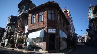 Mahalle kültürünü yaşatan bakkal