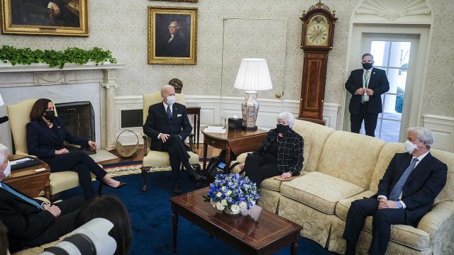 Biden, iş insanlarıyla ekonomik kurtarma paketini görüştü