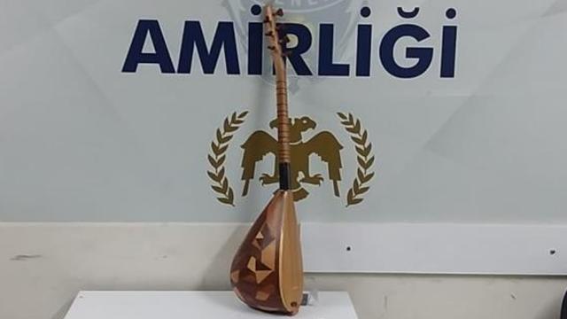 Evden saz çaldı, kısa sürede yakalandı