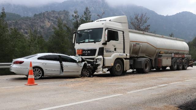 Burdurda tankerle otomobil çarpıştı: 1 ölü