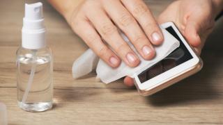 Dezenfektanlar akıllı telefonlara zarar verdi