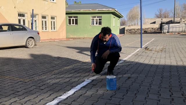 Köy okullarındaki öğretmenler öğrencilerine kavuşacakları günü bekliyor