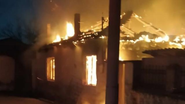 Manisada cami lojmanında yangın: 1 ölü